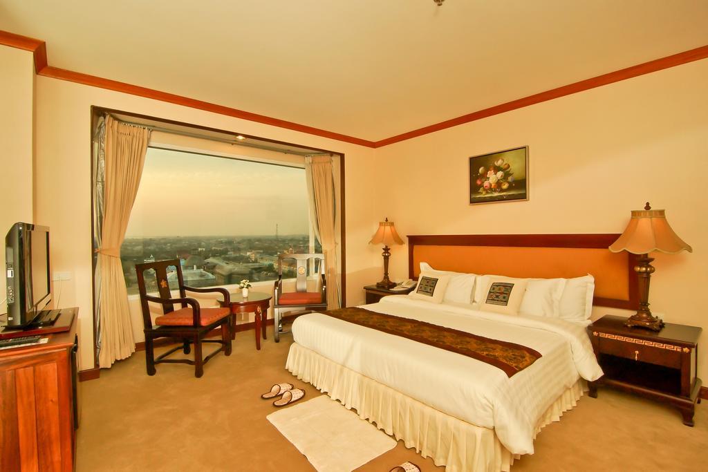 פקסה Champasak Grand Hotel מראה חיצוני תמונה