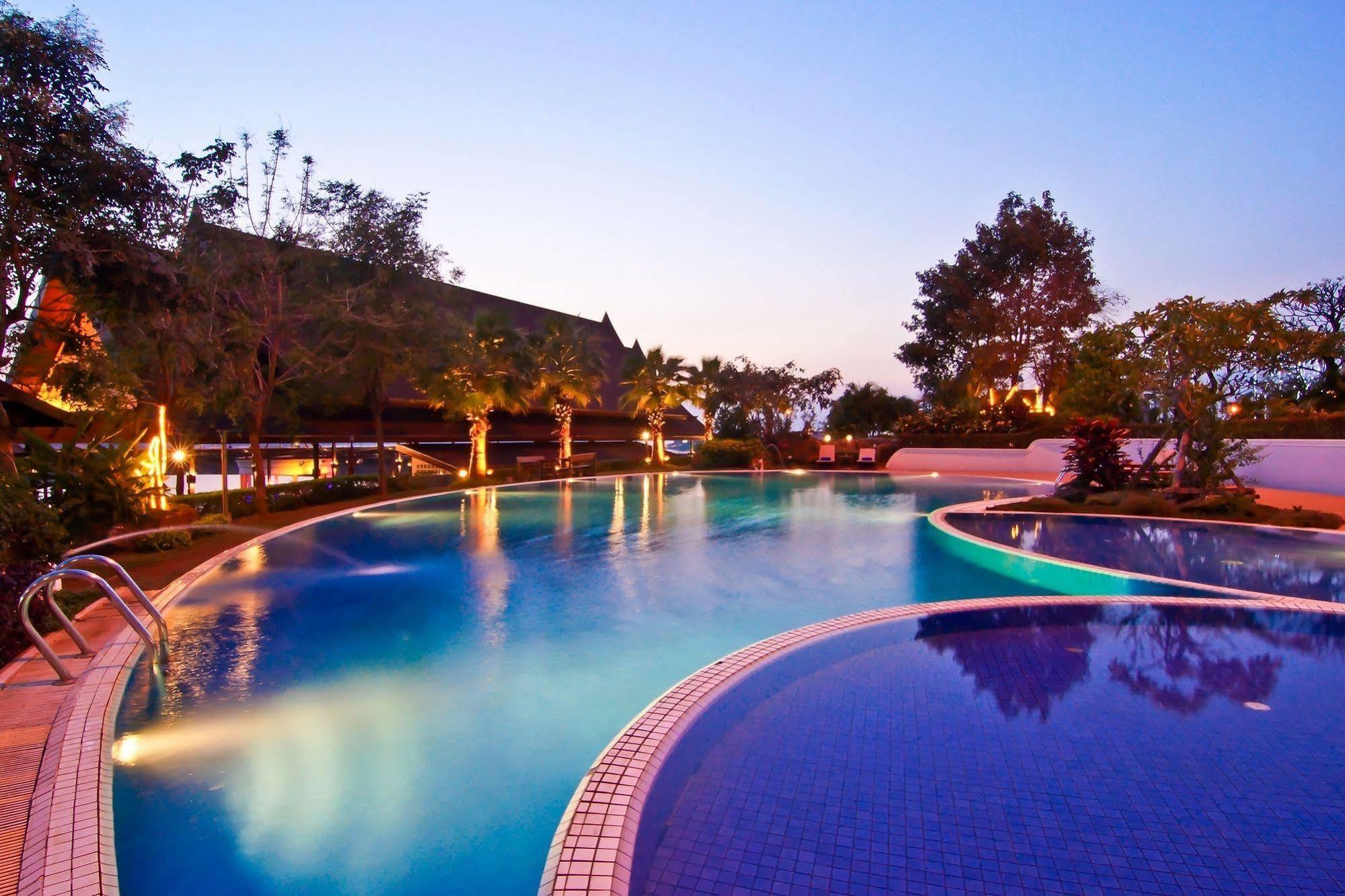 פקסה Champasak Grand Hotel מראה חיצוני תמונה